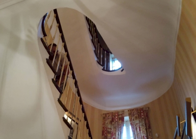 PEINTURE CAGE D'ESCALIER D'UNE DEMEURE