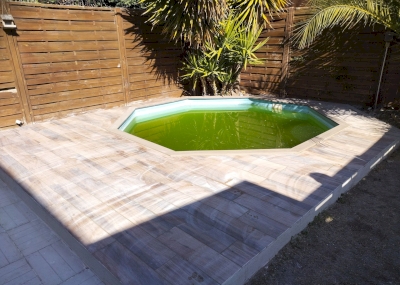 POSE DE CARRELAGE AUTOUR D'UNE PISCINE