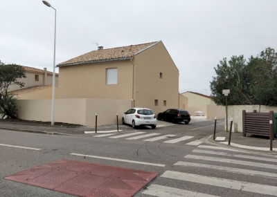 Isolation en laine de roche des murs extérieurs d'une maison 